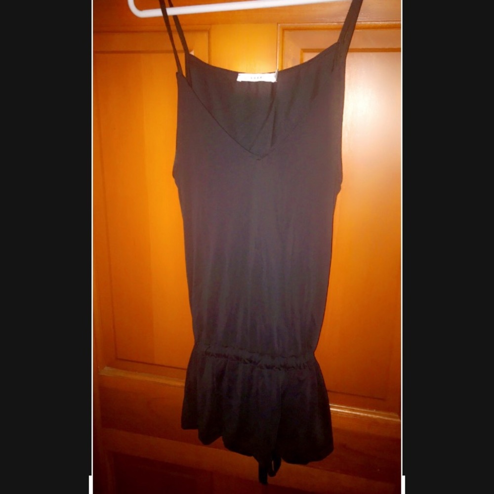 Silky going out v-neck tank top with tie back